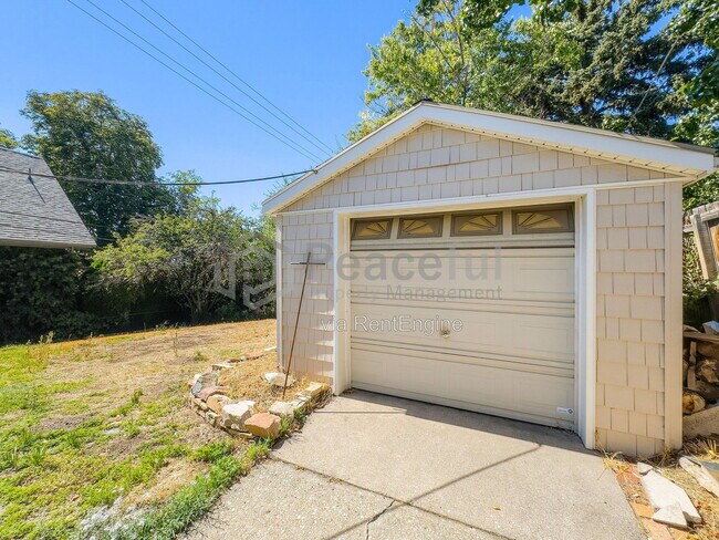 Building Photo - 575 I St