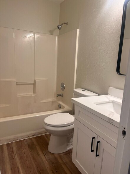 Building Photo - 1007 Digby Ln