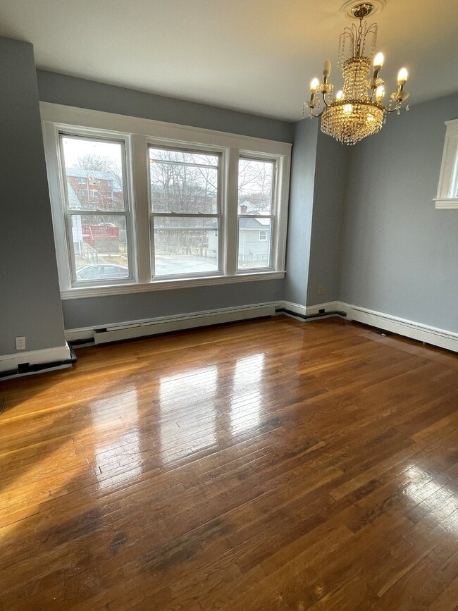 Building Photo - "Charming 3-Bedroom Apartment in Worcester...