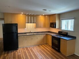 Building Photo - 825 Nalle St