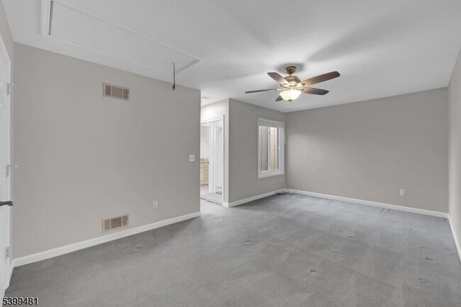 Building Photo - 107 Wimbledon Square