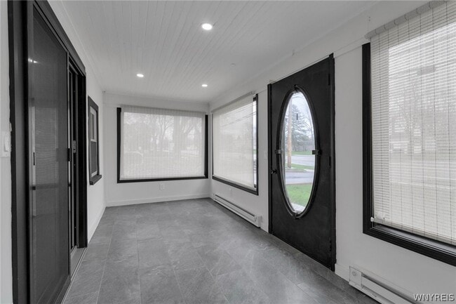 Building Photo - 9060 Main St