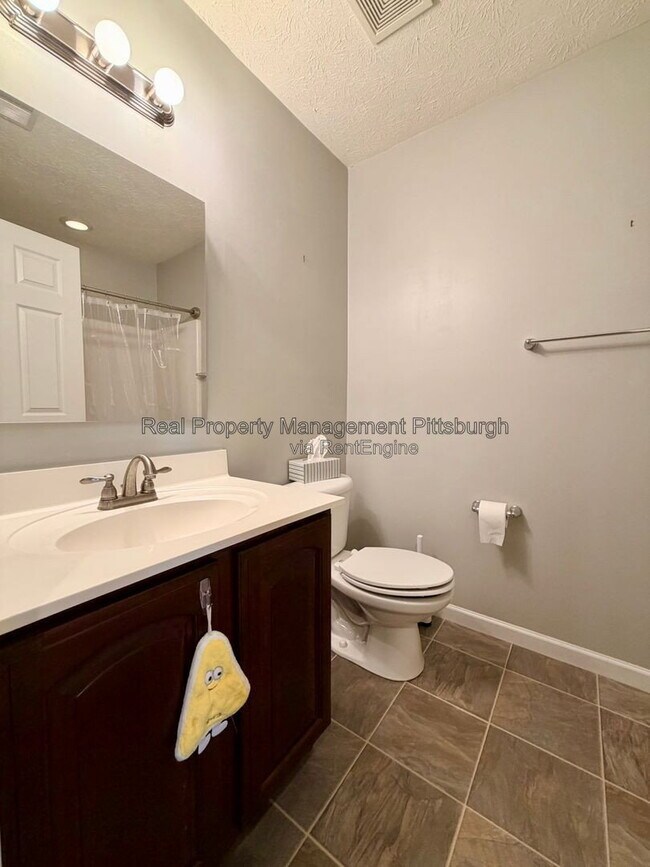 Building Photo - 242 Corey Dr