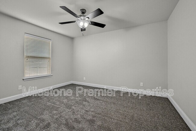 Building Photo - 3418 Ballam St
