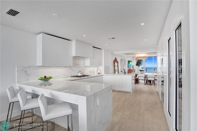 Building Photo - 2200 N Ocean Blvd