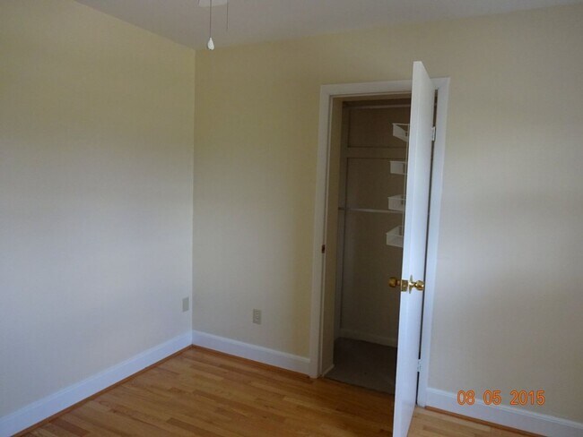 Building Photo - 1408 Jennelle Rd