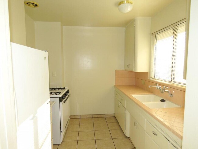 Building Photo - 35 N Allen Ave, Pasadena CA 91106