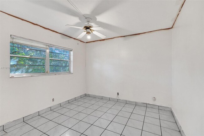 Building Photo - 5551 SW 57th St