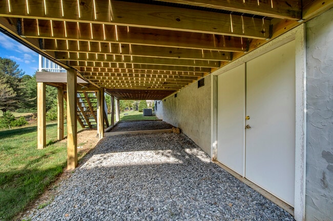 Building Photo - 134 Daleyuhski Way