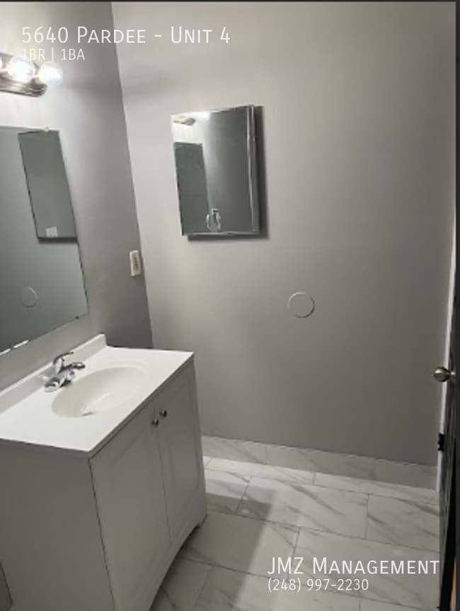 Building Photo - 5640 Pardee-Unit 4