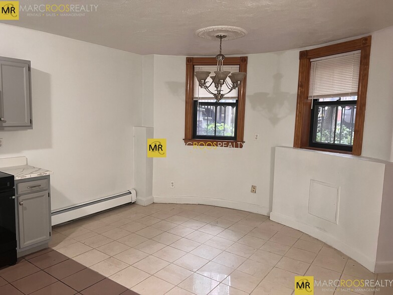 Building Photo - 45 E Springfield St