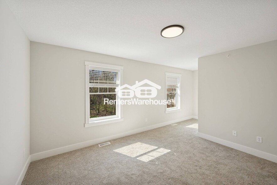 Building Photo - 3413 Douglas Dr N