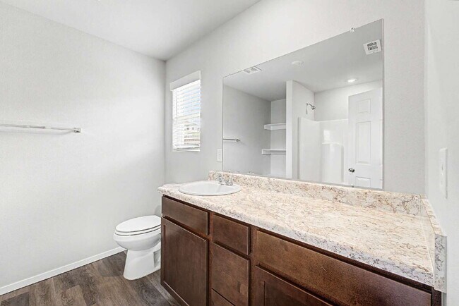 Building Photo - 4404 SW Sackett Ave