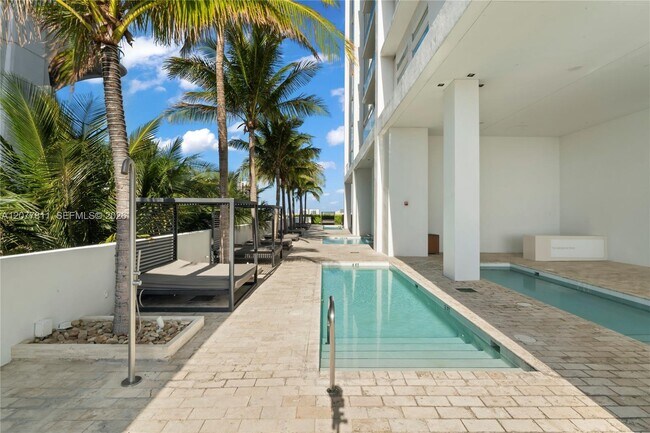 Building Photo - 1040 Biscayne Blvd
