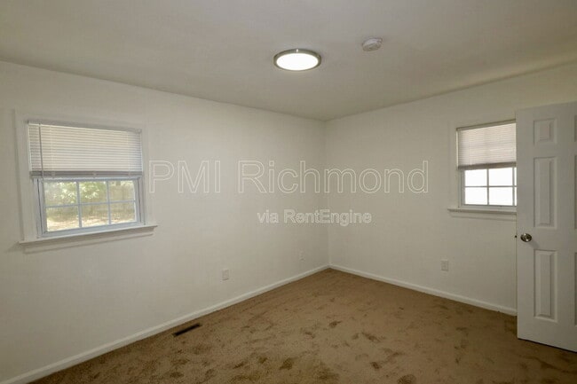 Building Photo - 2728 Grantwood Rd