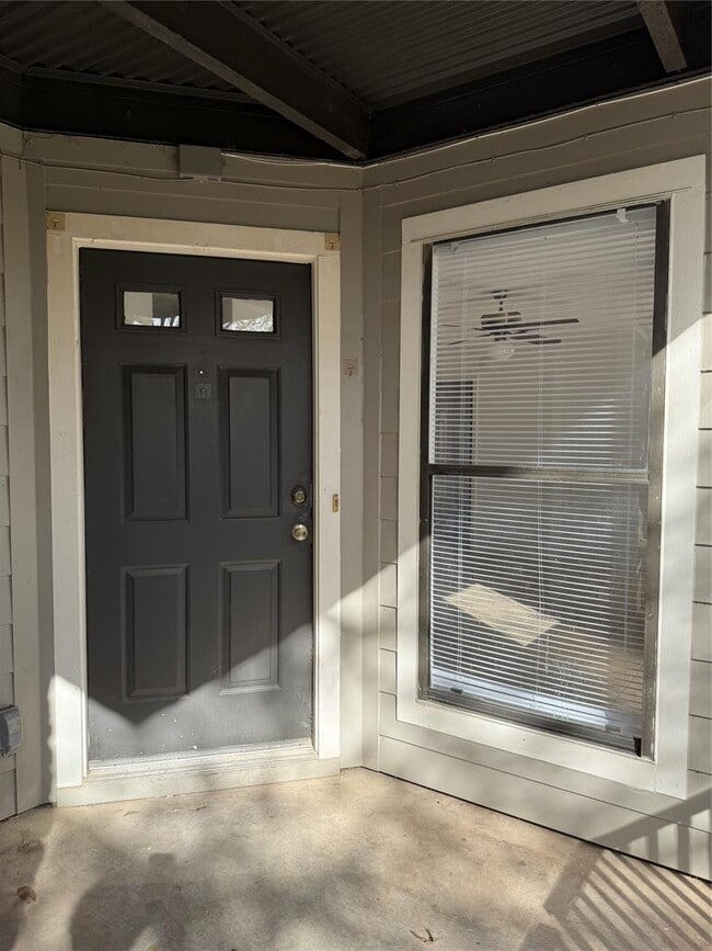 Building Photo - 10616 Mellow Meadow Dr