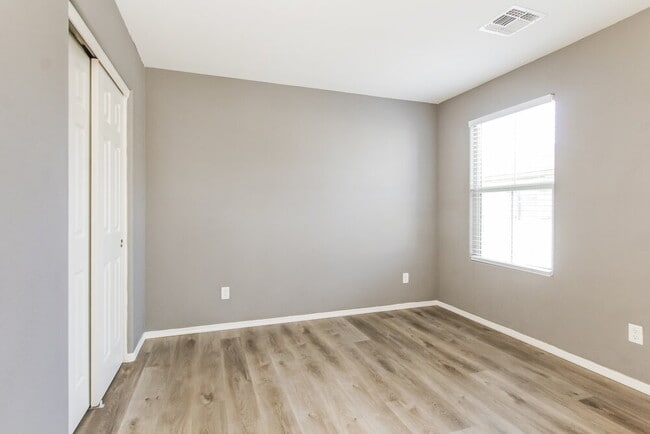 Building Photo - 16417 W Latham St