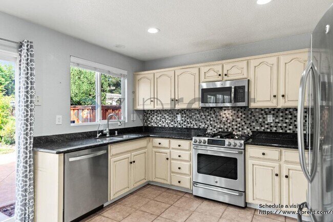 Building Photo - 4755 Fawn Way