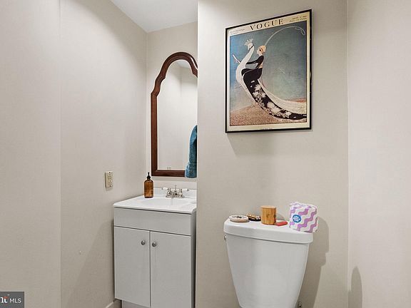 Building Photo - 3405 Greenway