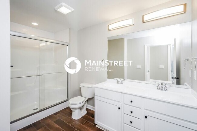 Building Photo - 3 Bedroom Pet-Friendly Home in Jeffersonville, IN with Main Street Renewal