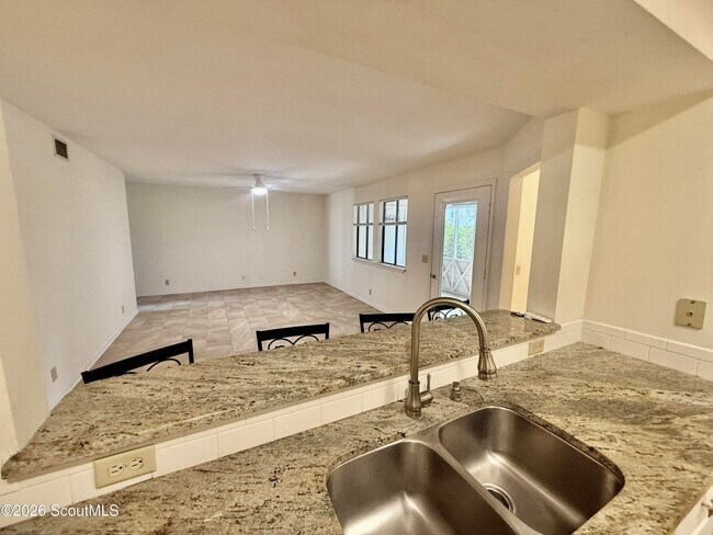 Building Photo - 227 Walmar Grove