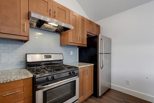 Building Photo - 1311 E 52nd St
