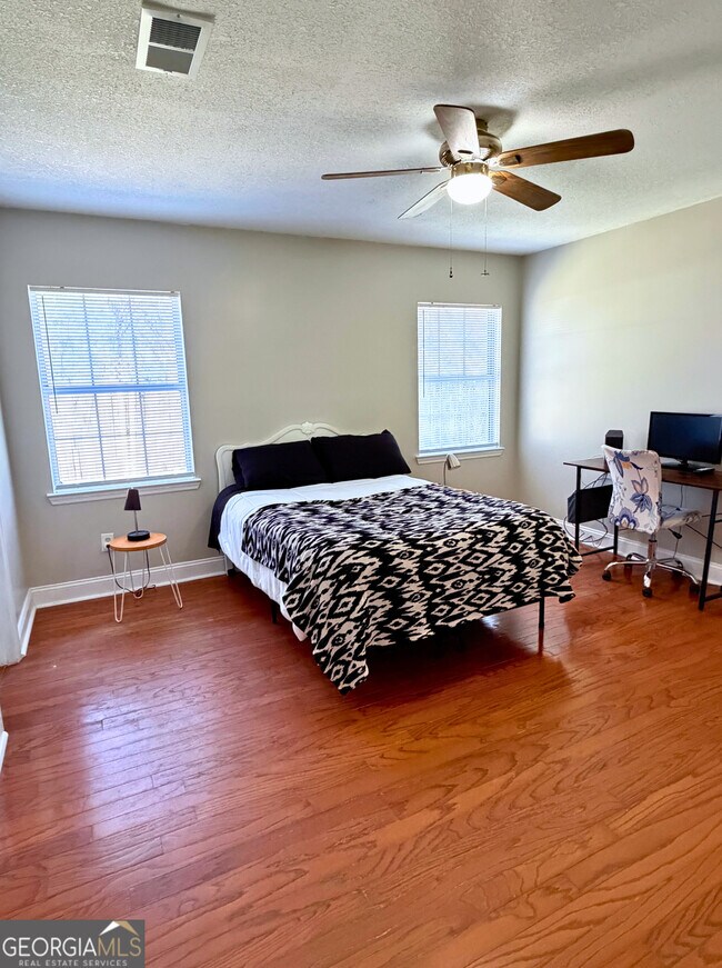 Building Photo - 102 Driftwood Ct