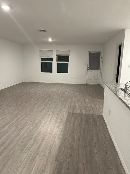 Building Photo - 10843 Margarita Loop