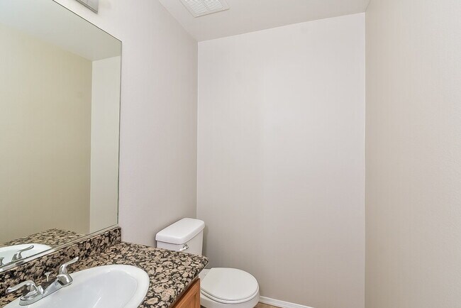 Building Photo - 10348 Faustine Ave
