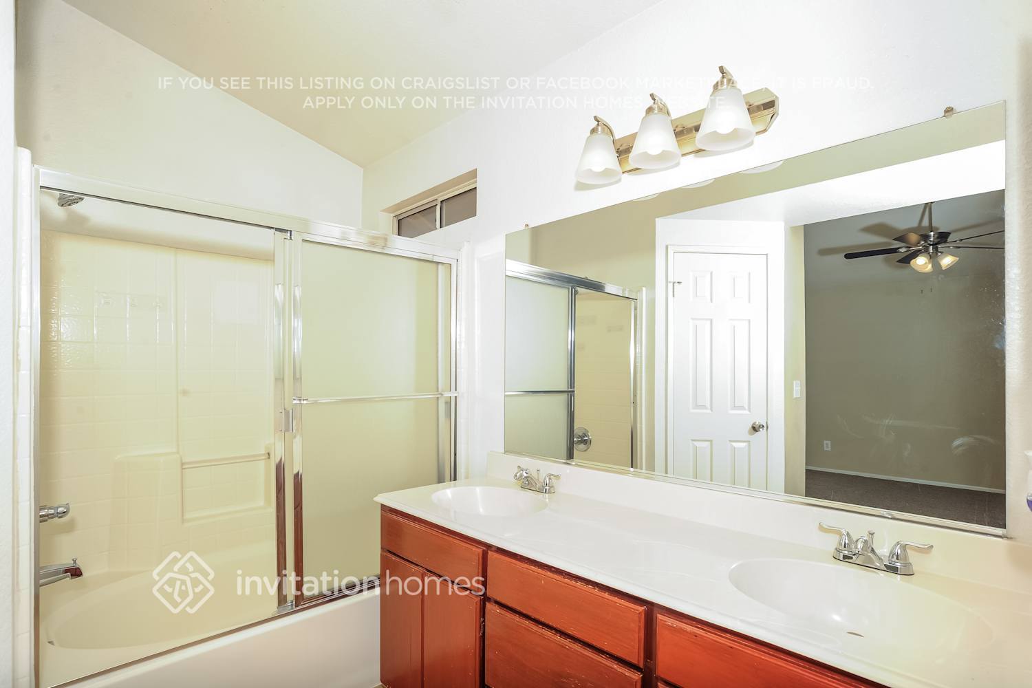 Building Photo - 39926 Milan Dr