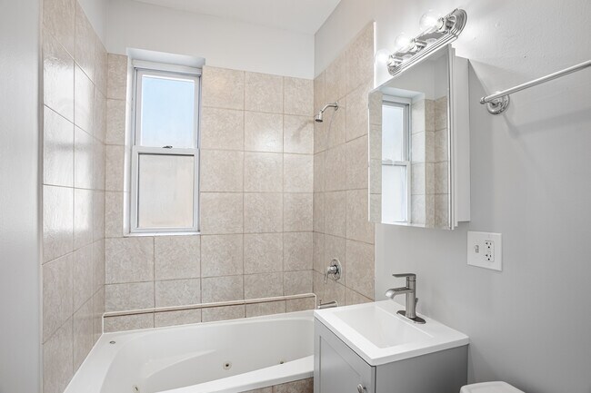 Building Photo - 7324 N Damen Ave