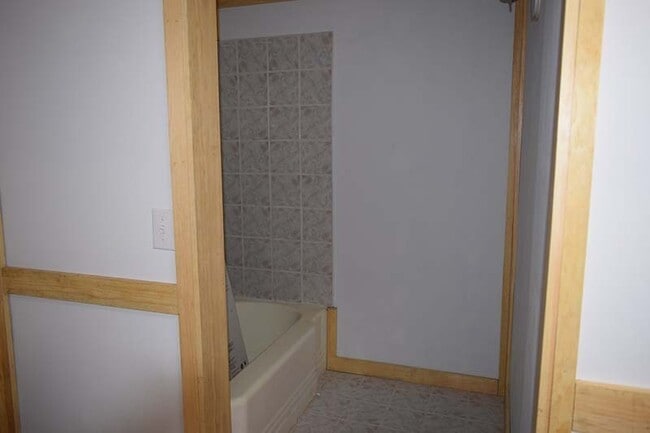 Building Photo - Sugar Mountain Cabin Home! Large, Finished Basement!