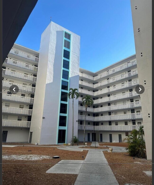 Building Photo - 15600 NW 7th Ave