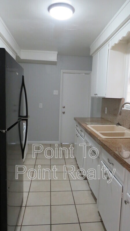 Building Photo - 4811 Sefa Cir N