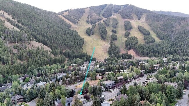 Building Photo - 3 blocks from the Warm Spring Chair Lift