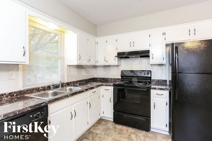 Building Photo - 7909 Sunset Cir