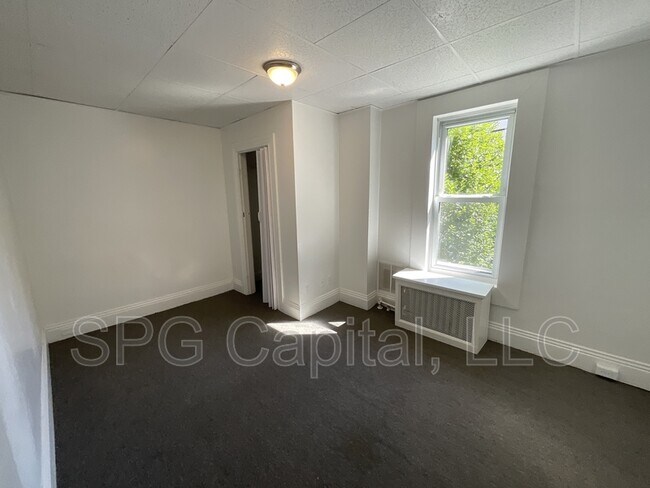 Building Photo - 250 W Jackson St