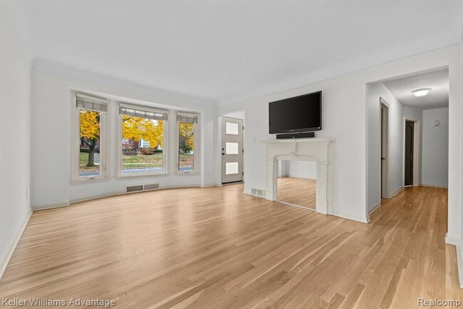 Building Photo - 4516 Robinwood Ave