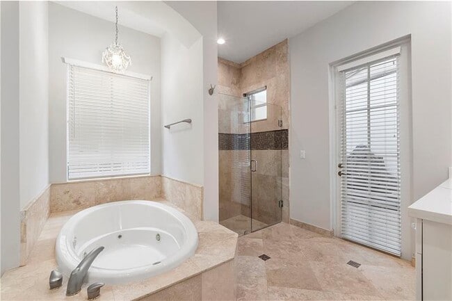 Building Photo - 10980 NW 78th Pl