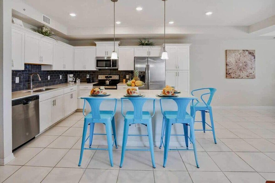 Building Photo - 4784 Clock Tower Dr