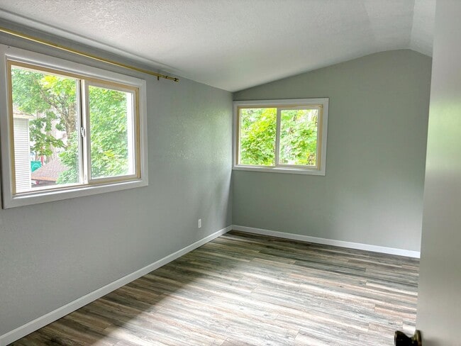 Building Photo - 12638 SE Foster Rd