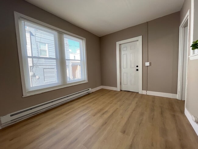 Building Photo - Fully Renovated and Modern 3-Bedroom, 1-Bathroom Rental Home in Center City Allentown,