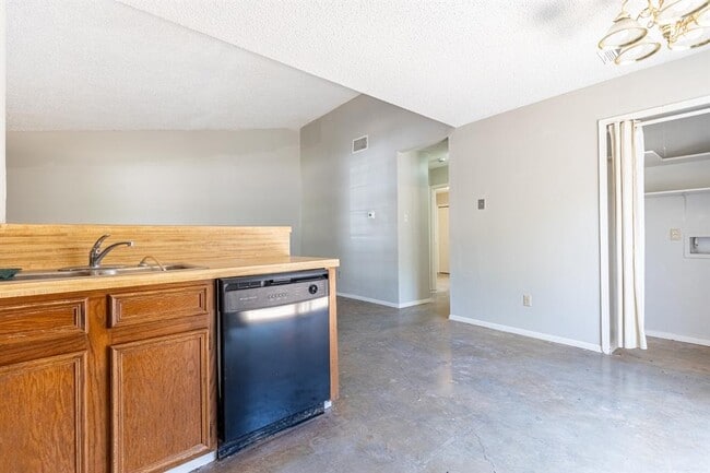 Building Photo - 6201 Berkett Cove