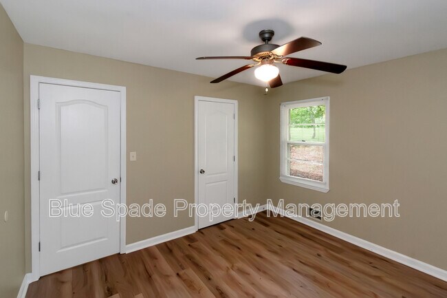 Building Photo - 1862 Posten Ln SW