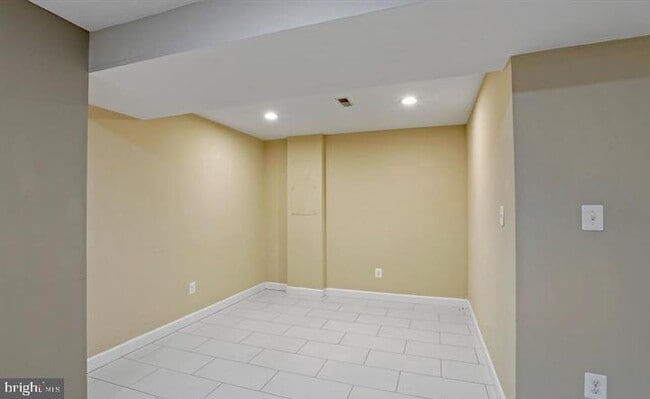 Building Photo - 2054 Madrillon Rd