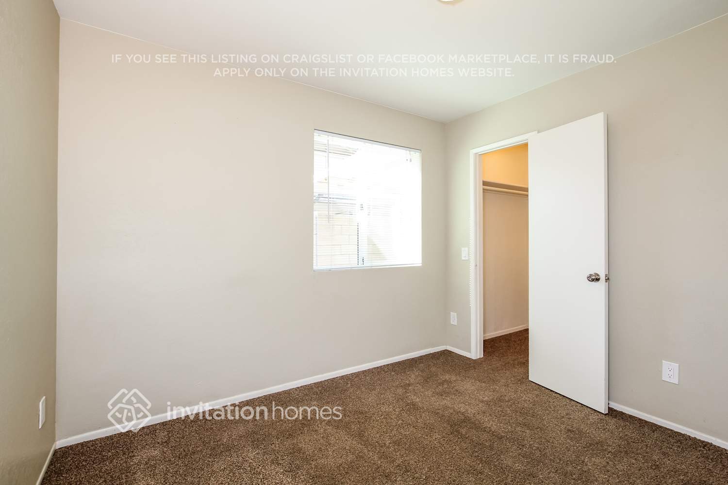 Building Photo - 5634 W Altadena Ave