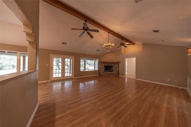 Building Photo - 105 Ridge Oak Dr