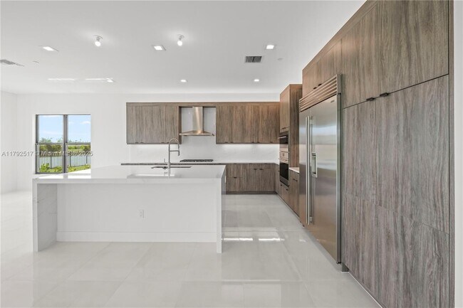 Building Photo - 12865 Wingspan Ct