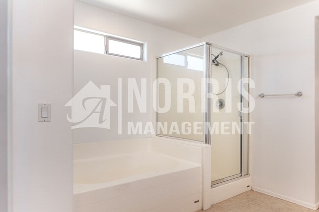 Building Photo - Large Home with Plenty of Room in Coolidge