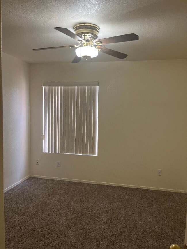 Building Photo - 2423 S Cybil Ave